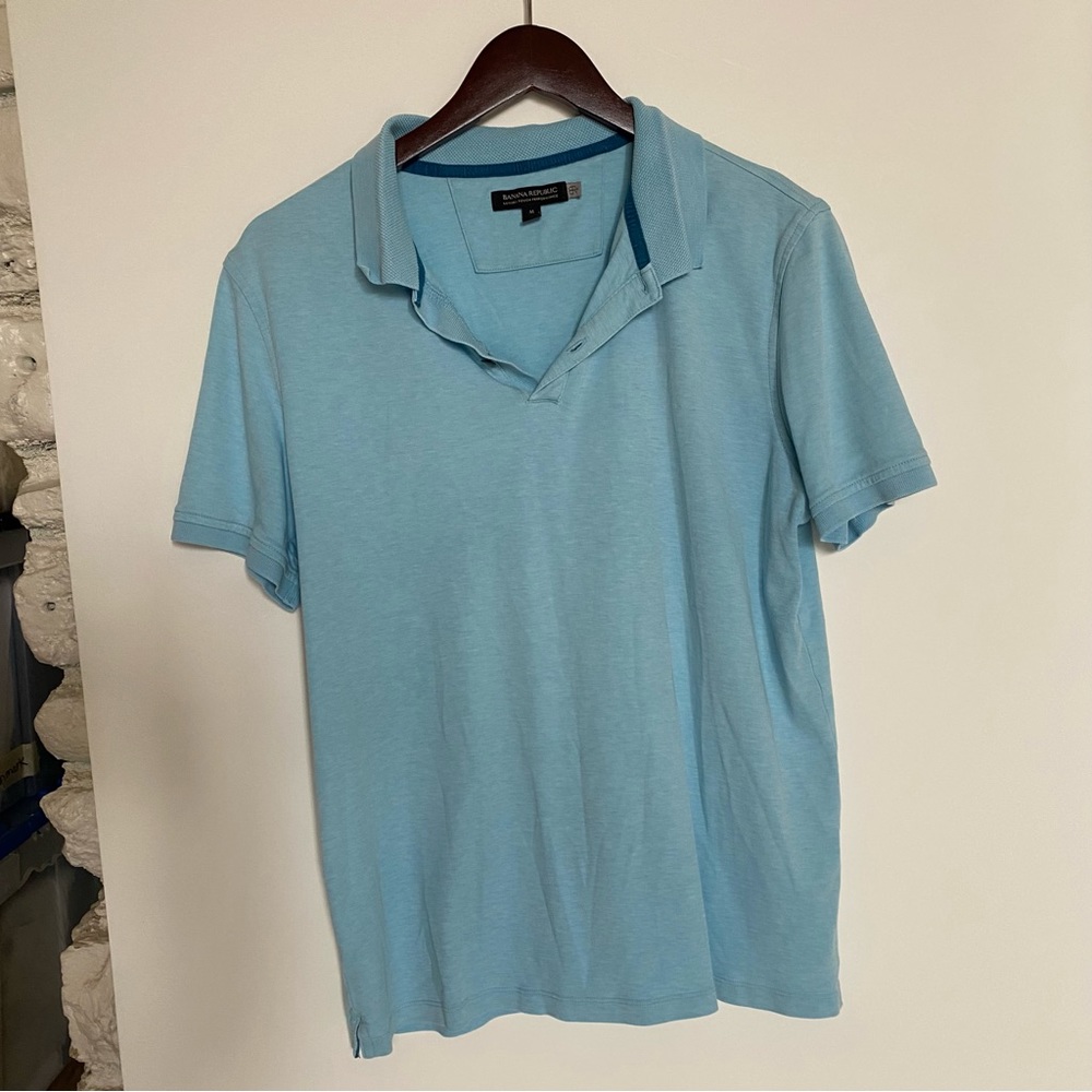 🌻 Banana Republic Luxury Touch Performance Men's Polo Light Blue Shirt Size M